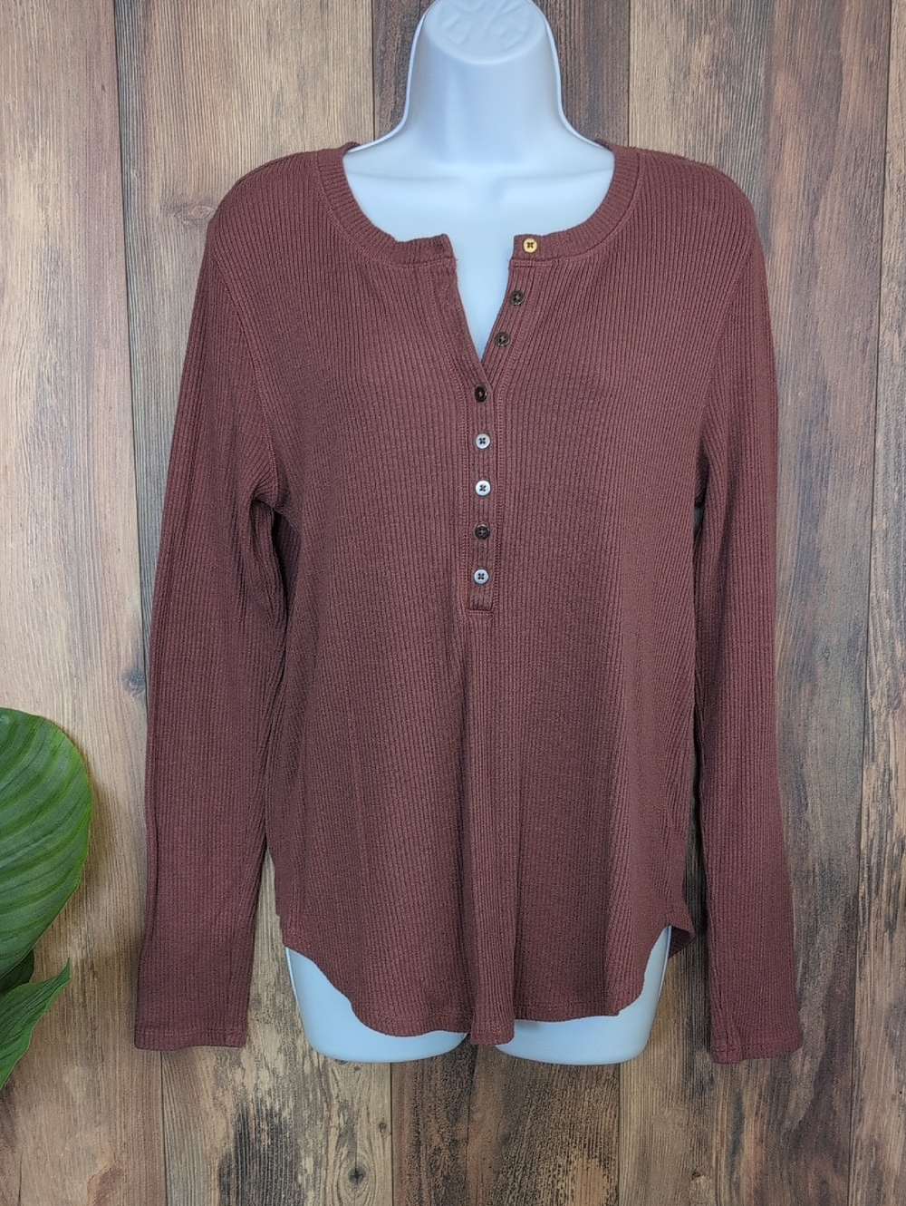 White Crow 1/2 Button Down Long-Sleeve Waffle Henley Ribbed Top M           Q237